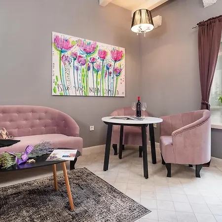 Apartman Kampanel 10 *