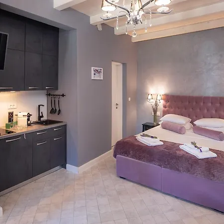 Kampanel 10 Apartman *