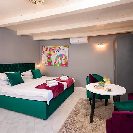 Kampanel 10 * Хвар